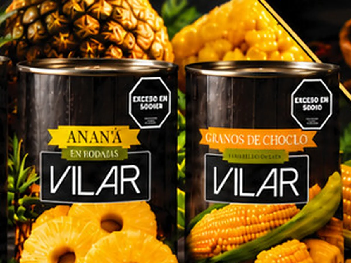 Latas Vilar de ananá en rodajas y granos de choclo
